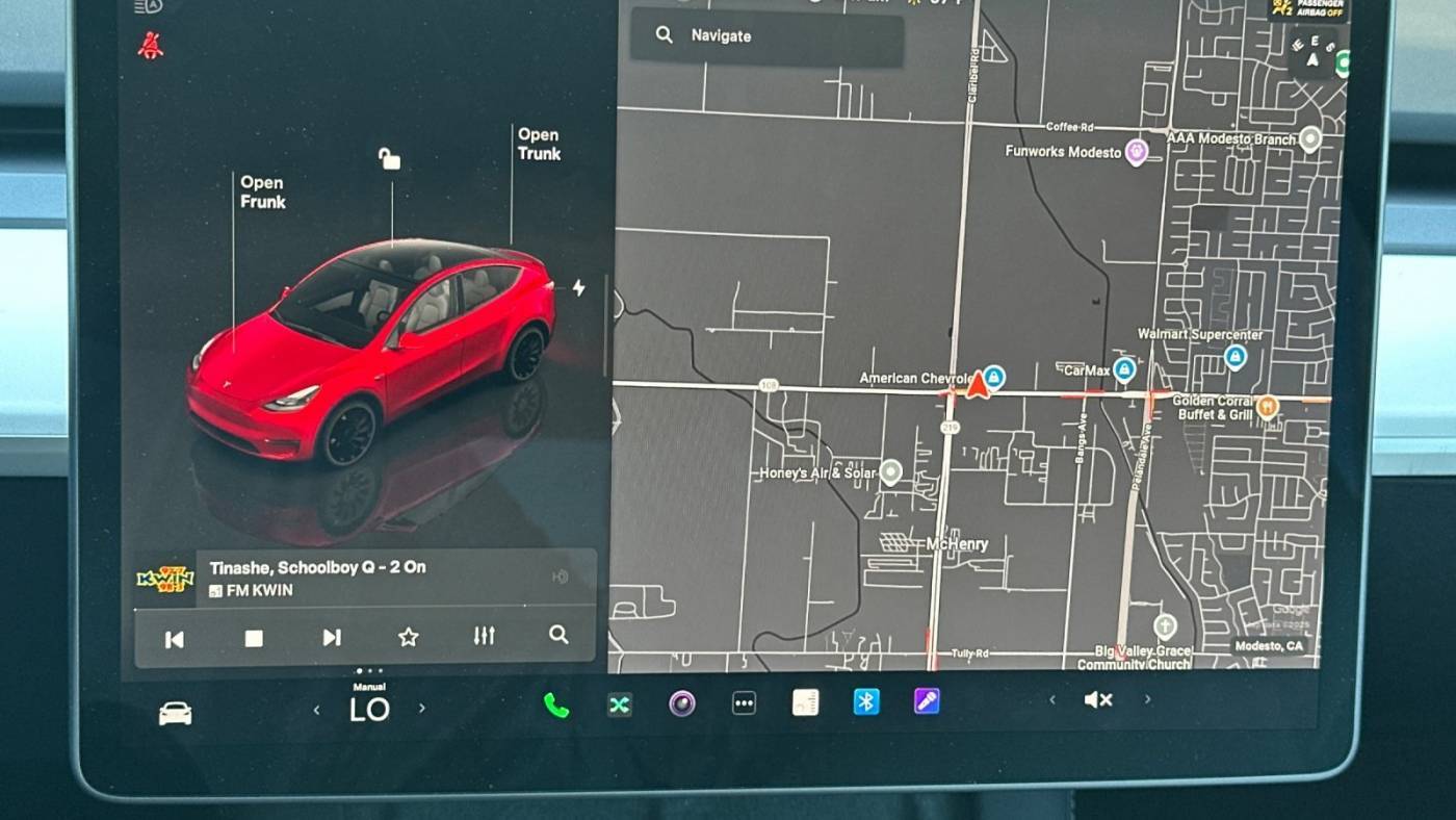 2024 Tesla Model Y 7SAYGDEF1RF058932