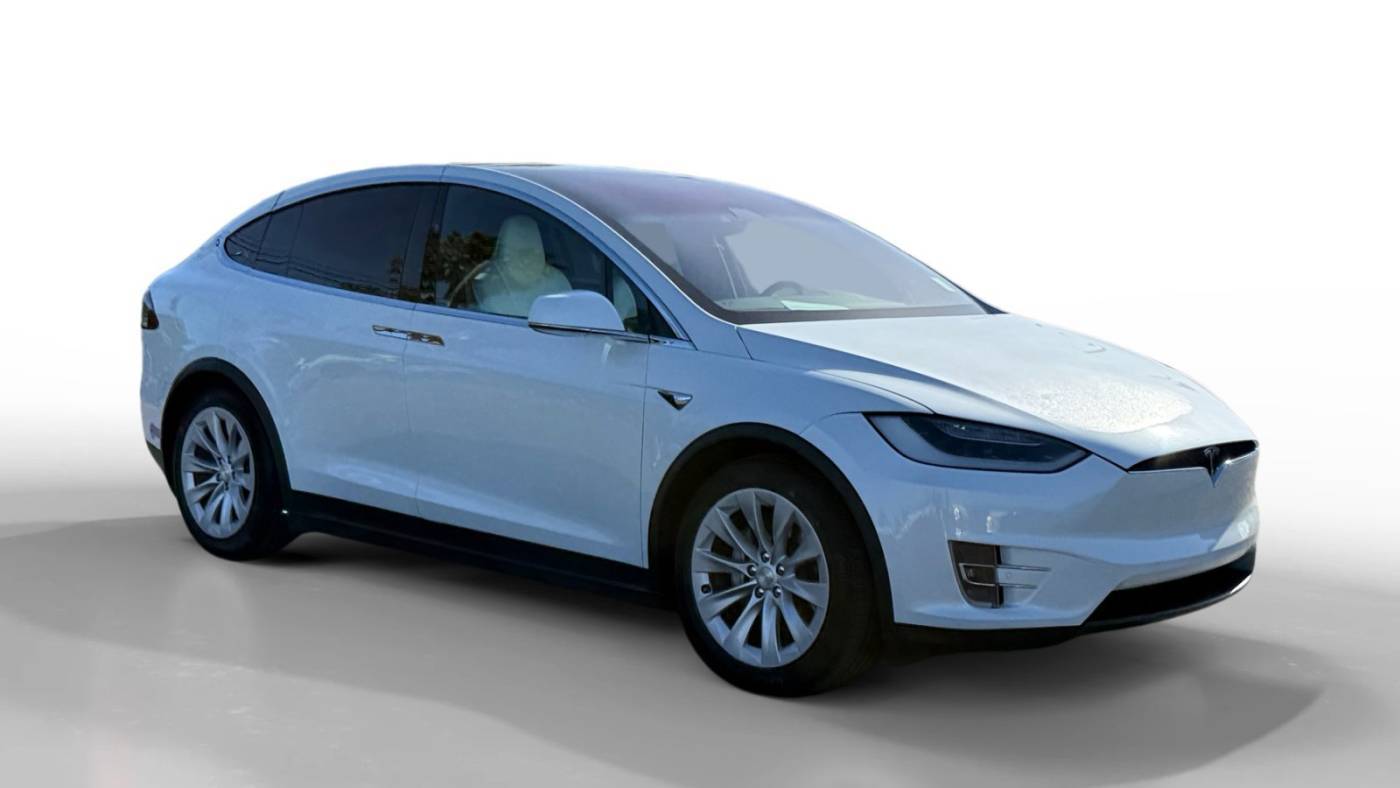 2018 Tesla Model X 5YJXCDE21JF136292