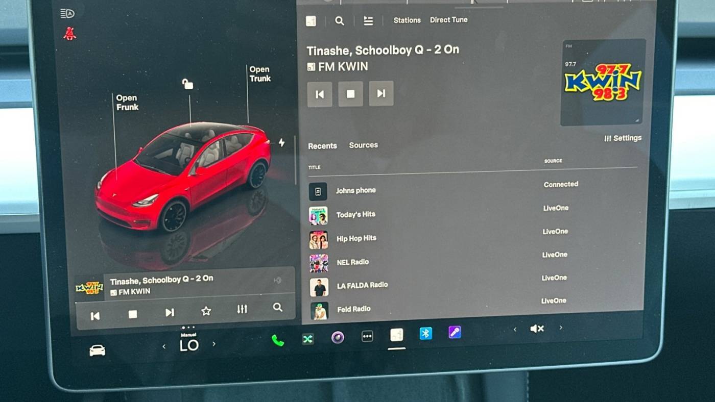 2024 Tesla Model Y 7SAYGDEF1RF058932