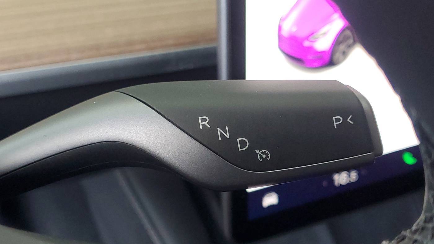 2024 Tesla Model Y 7SAYGDEE5RA319046