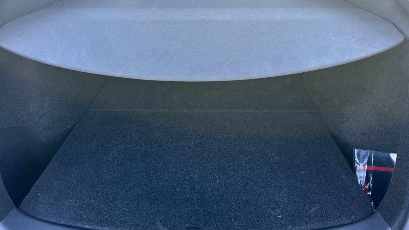 2024 Tesla Model Y 7SAYGDEF1RF058932