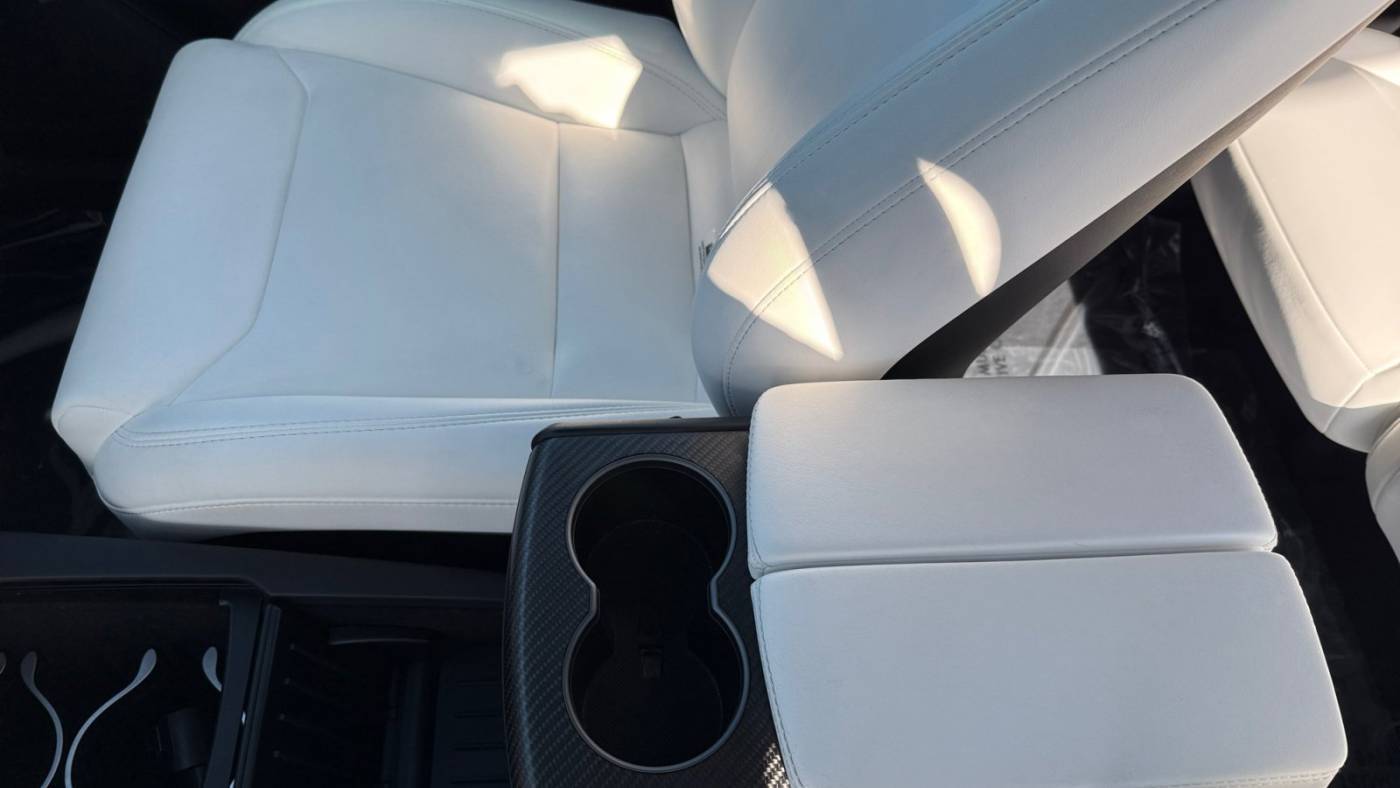 2018 Tesla Model X 5YJXCDE21JF136292