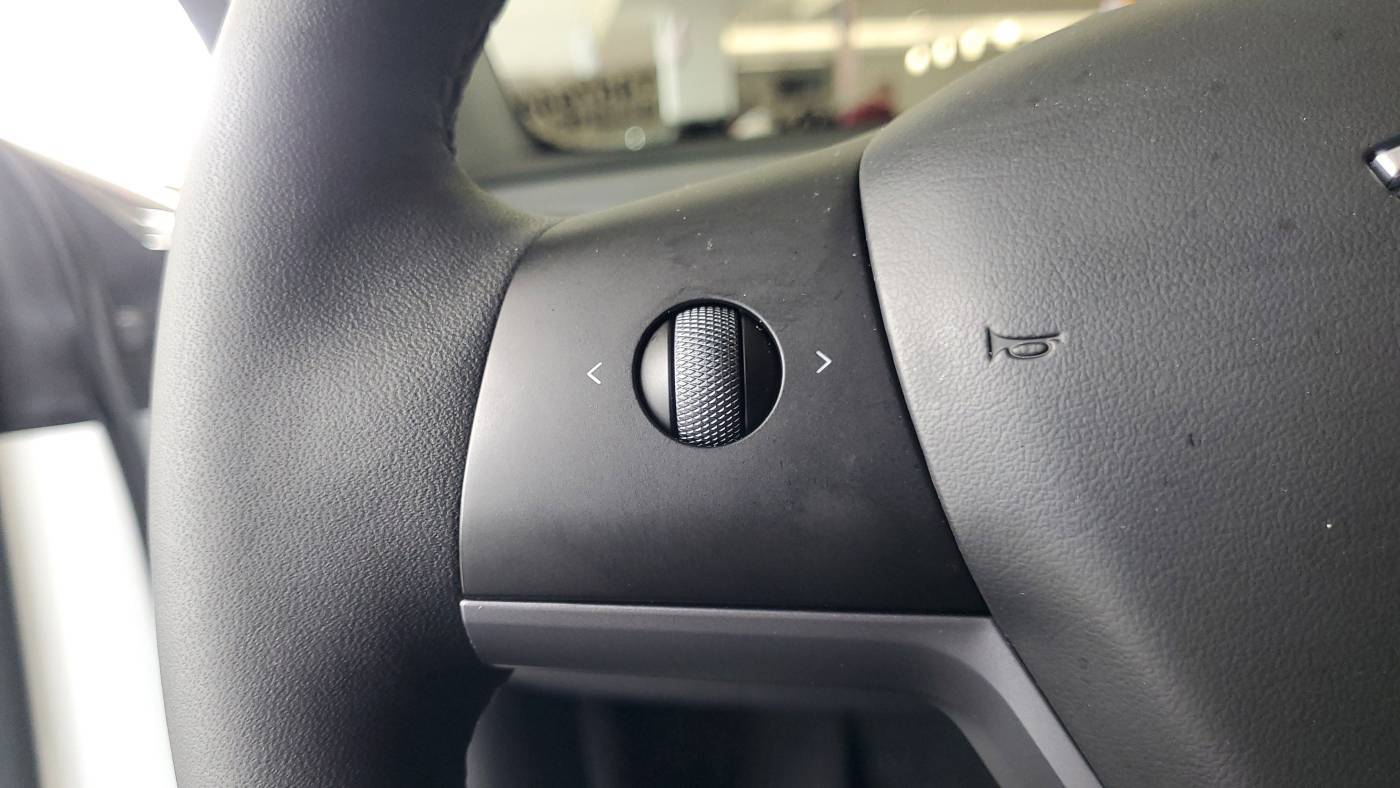2024 Tesla Model Y 7SAYGDEE5RA319046