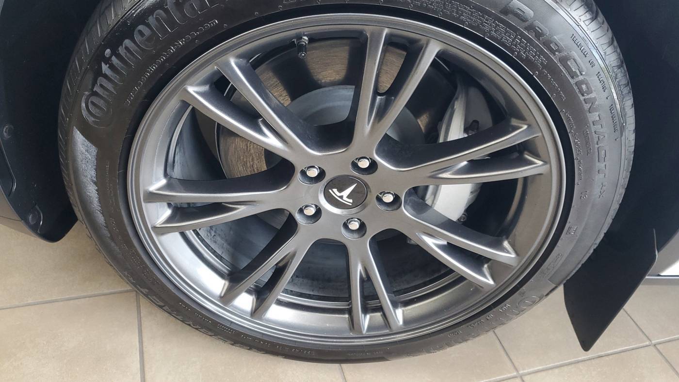 2024 Tesla Model Y 7SAYGDEE5RA319046