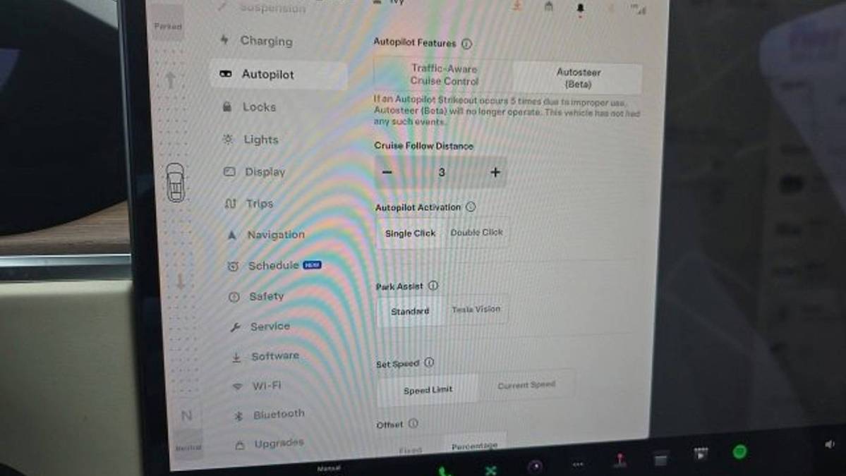 2022 Tesla Model X - Images - 13