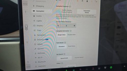 2022 Tesla Model X - Images - 13