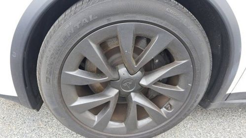 2022 Tesla Model X - Images - 23