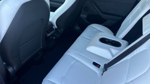 2024 Tesla Model Y 7SAYGDEF1RF058932