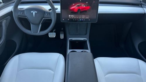2024 Tesla Model Y 7SAYGDEF1RF058932