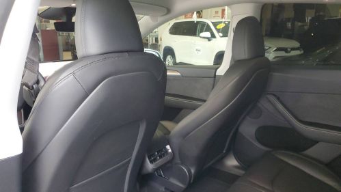2024 Tesla Model Y 7SAYGDEE5RA319046