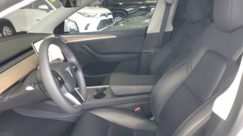 2024 Tesla Model Y 7SAYGDEE5RA319046