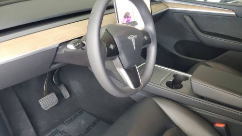 2024 Tesla Model Y 7SAYGDEE5RA319046