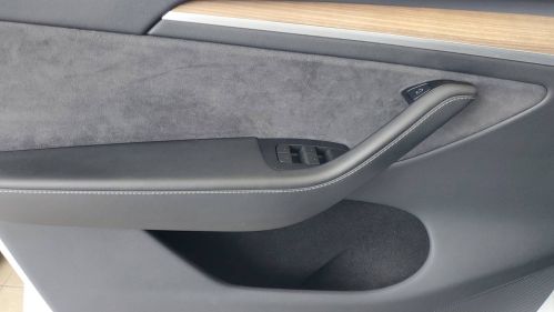2024 Tesla Model Y 7SAYGDEE5RA319046