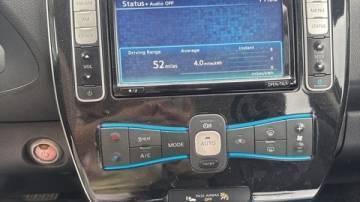 2015 Nissan LEAF - Images - 2