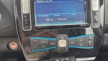 2015 Nissan LEAF - Images - 2