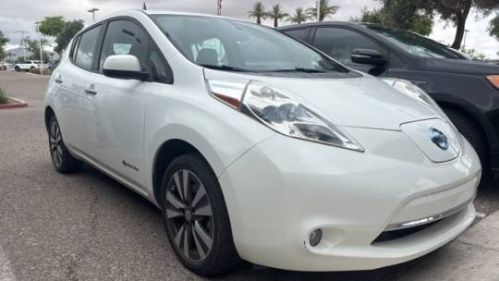 2015 Nissan LEAF - Images - 8