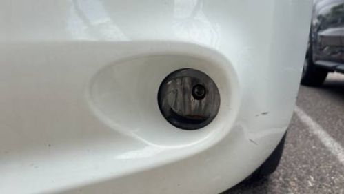 2015 Nissan LEAF - Images - 16