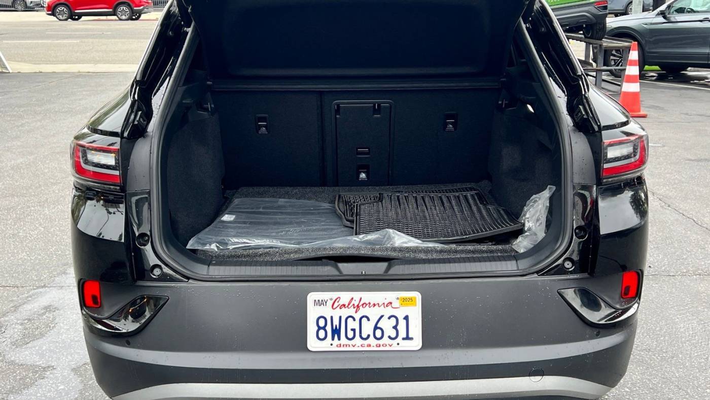 2021 Volkswagen ID.4 WVGDMPE25MP011898