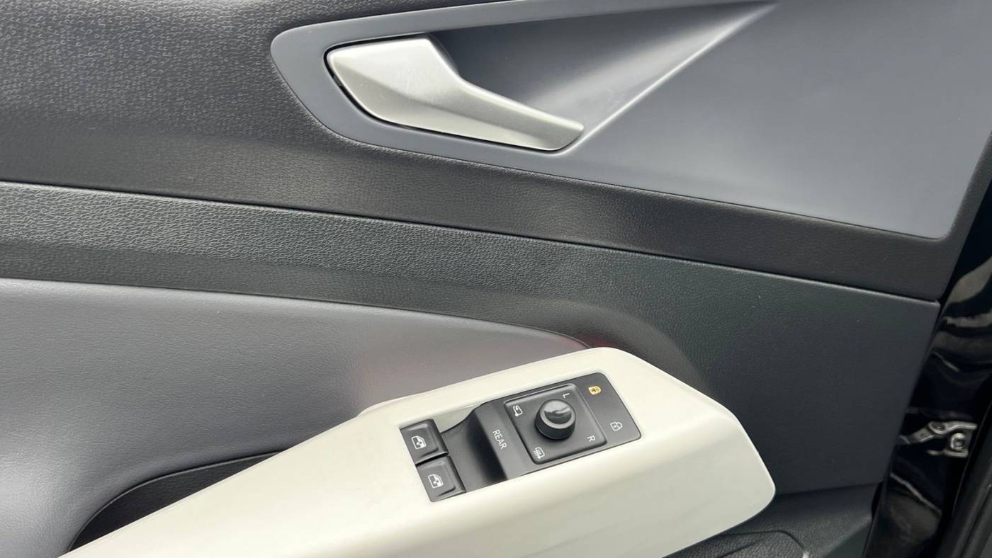 2021 Volkswagen ID.4 WVGDMPE25MP011898