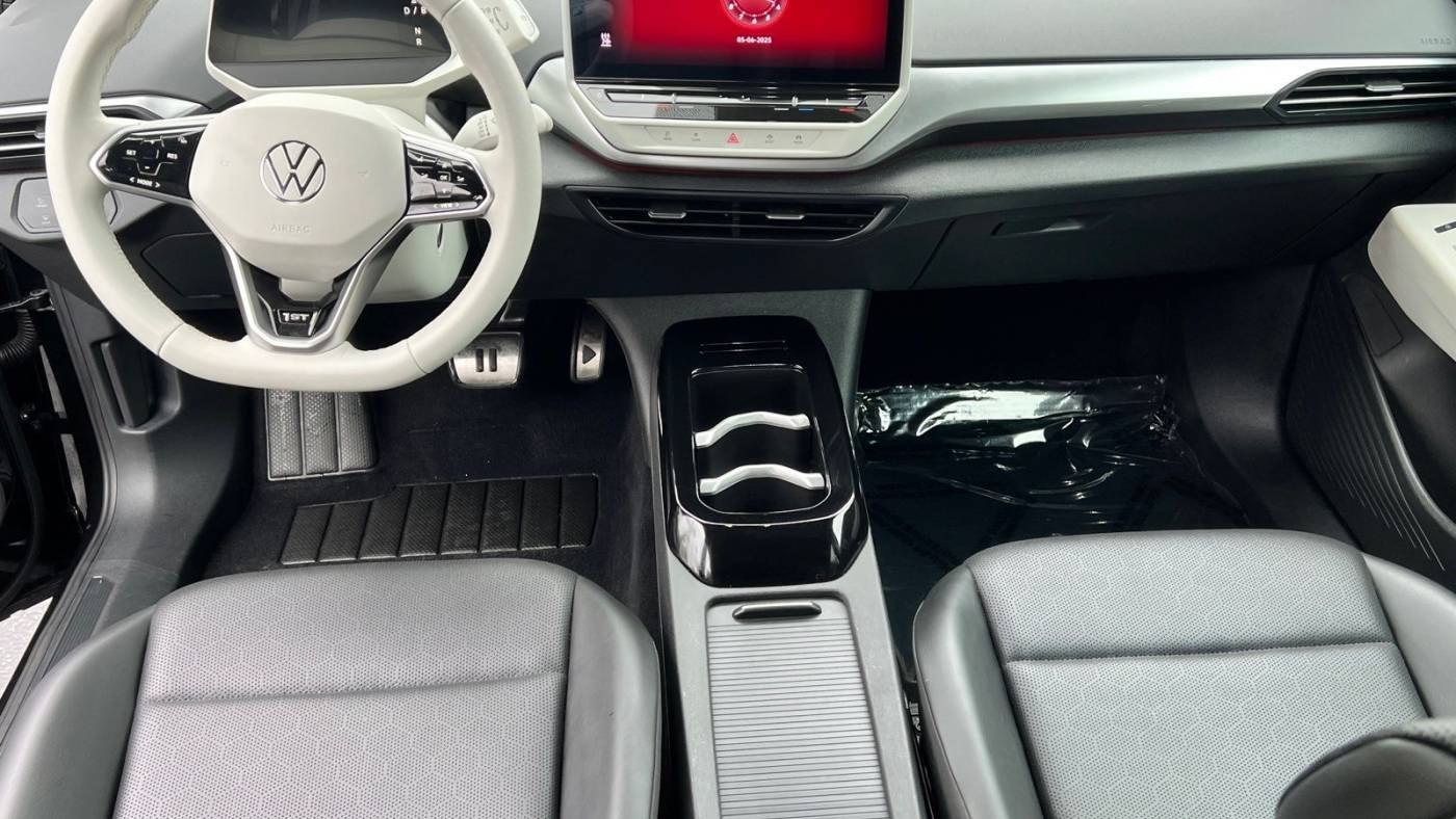 2021 Volkswagen ID.4 WVGDMPE25MP011898