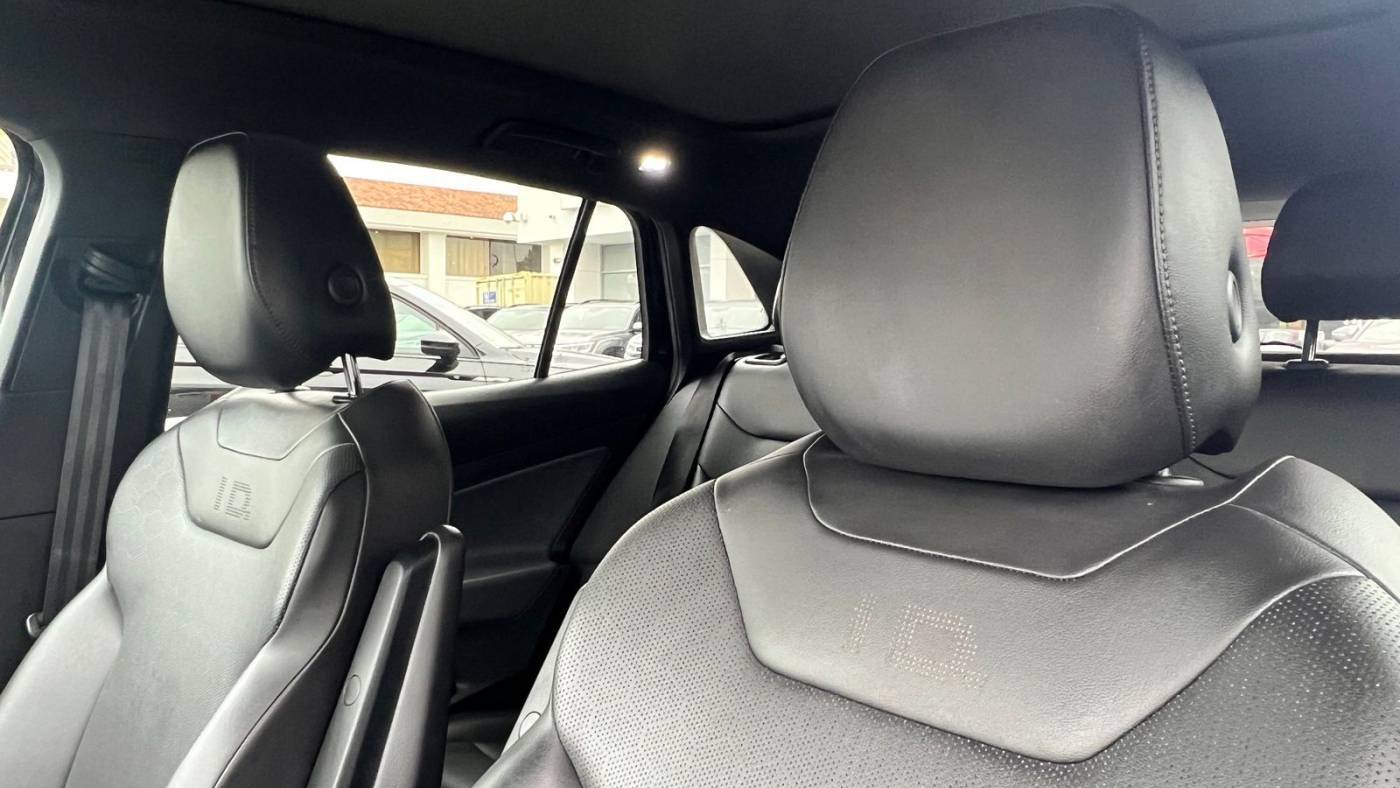 2021 Volkswagen ID.4 WVGDMPE25MP011898