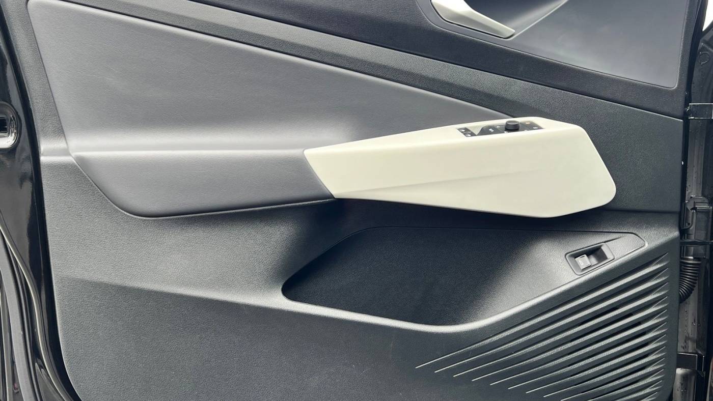 2021 Volkswagen ID.4 WVGDMPE25MP011898