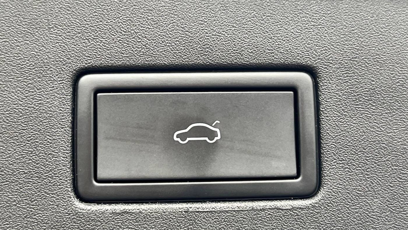 2021 Volkswagen ID.4 WVGDMPE25MP011898