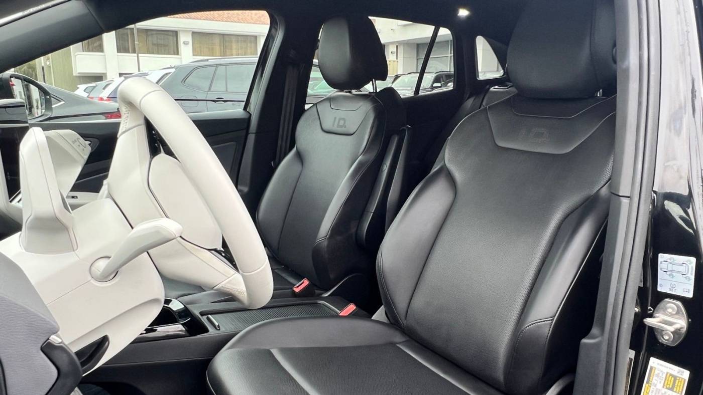 2021 Volkswagen ID.4 WVGDMPE25MP011898