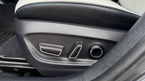 2017 Toyota Prius Prime - Images - 10