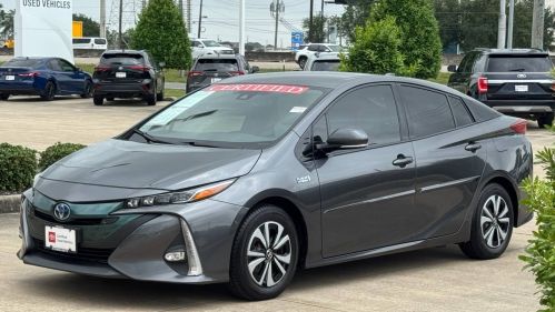 2017 Toyota Prius Prime - Images - 12