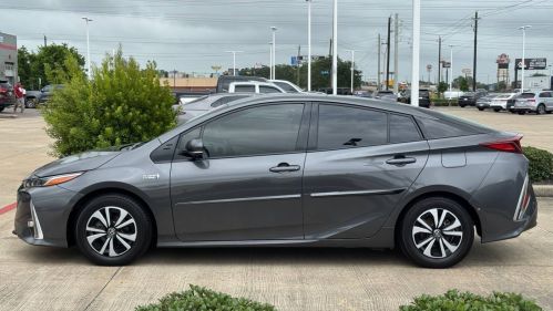2017 Toyota Prius Prime - Images - 13