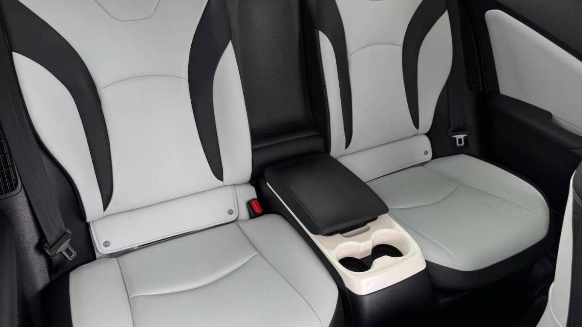 2017 Toyota Prius Prime - Images - 21