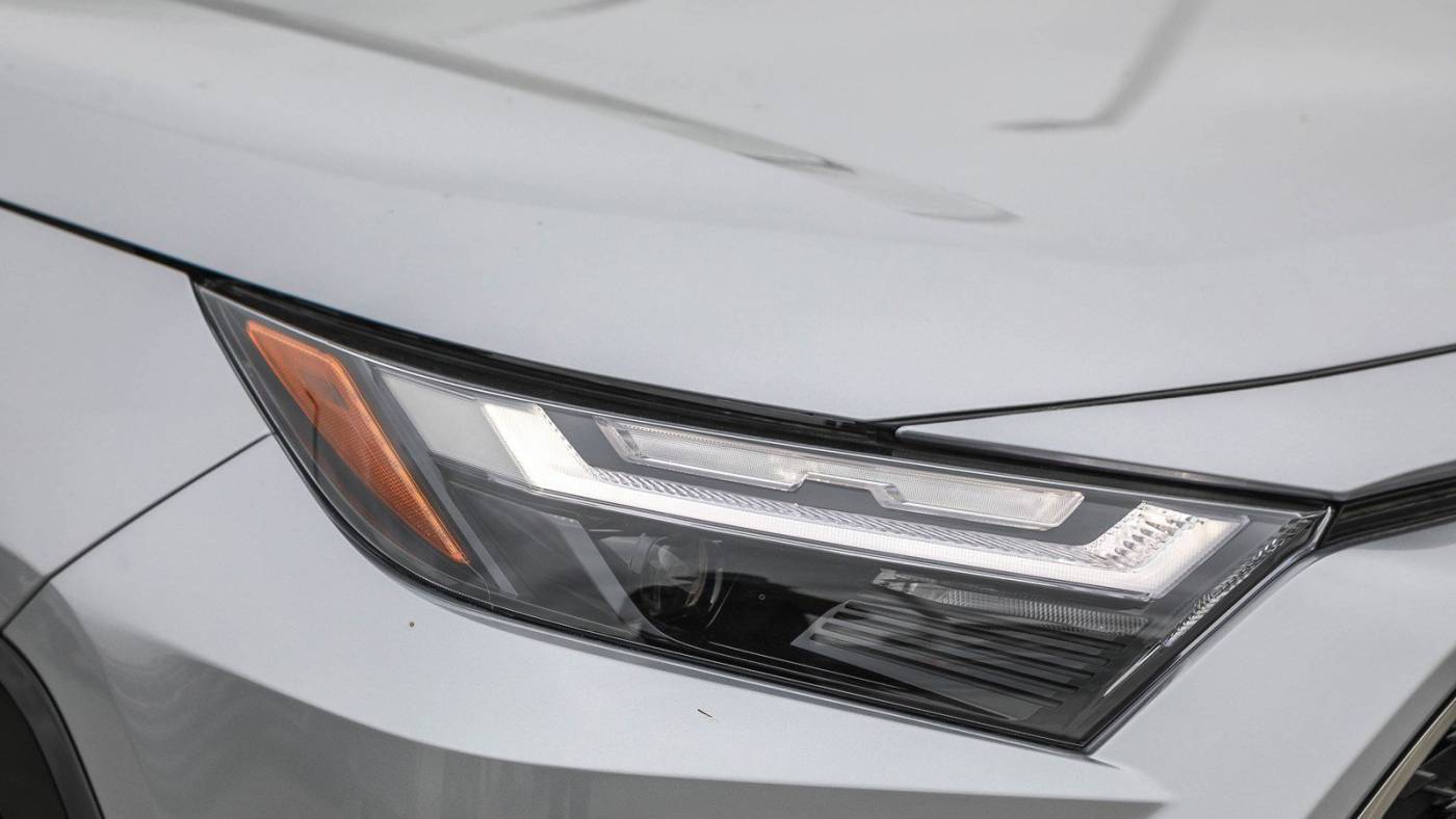 2025 Toyota RAV4 Plug-In Hybrid JTMEB3FV2SD245138