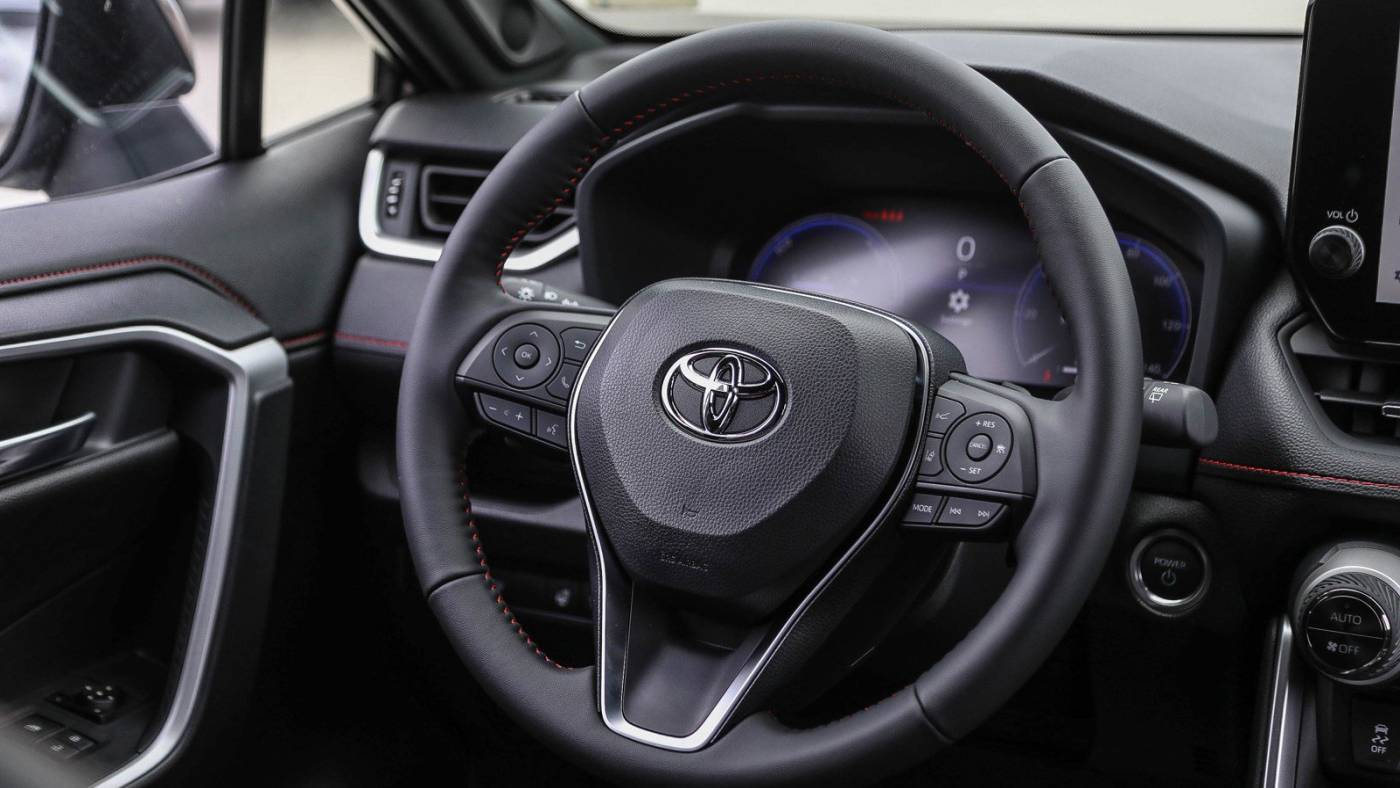 2025 Toyota RAV4 Plug-In Hybrid JTMEB3FV2SD245138