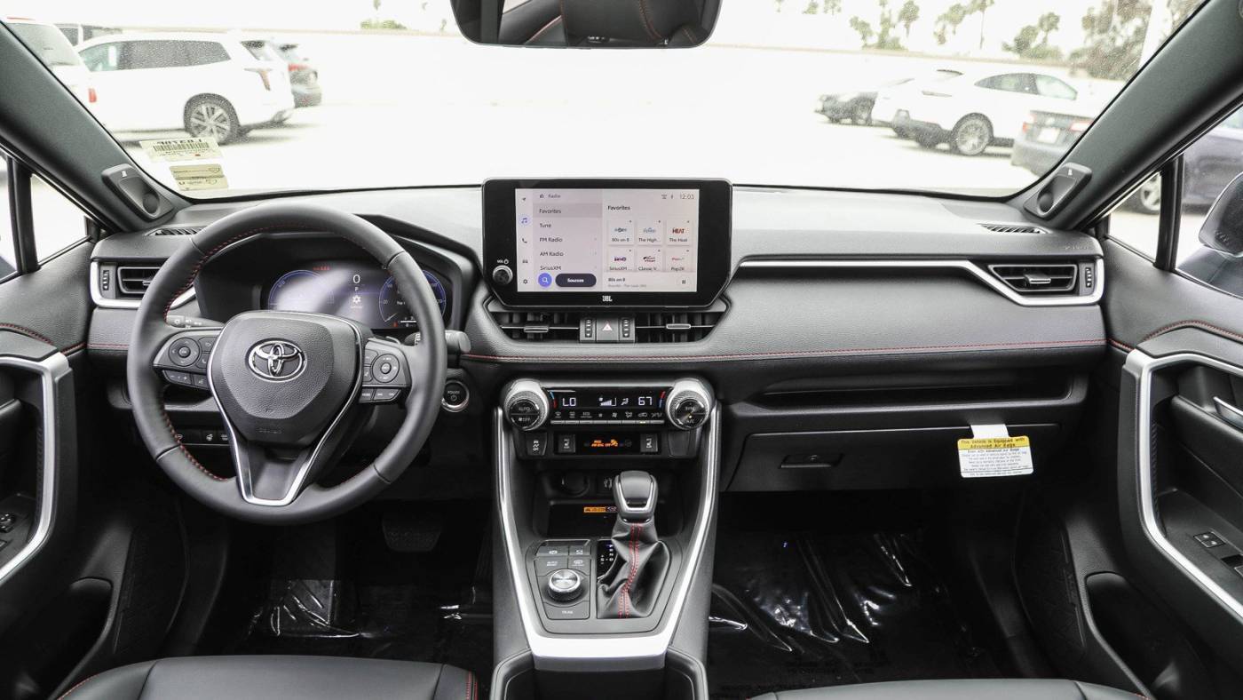 2025 Toyota RAV4 Plug-In Hybrid JTMEB3FV2SD245138