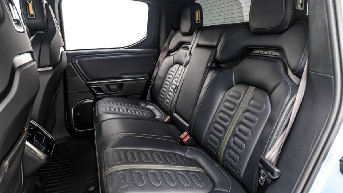 2024 Rivian R1T - Images - 8