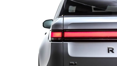 2024 Rivian R1T - Images - 15