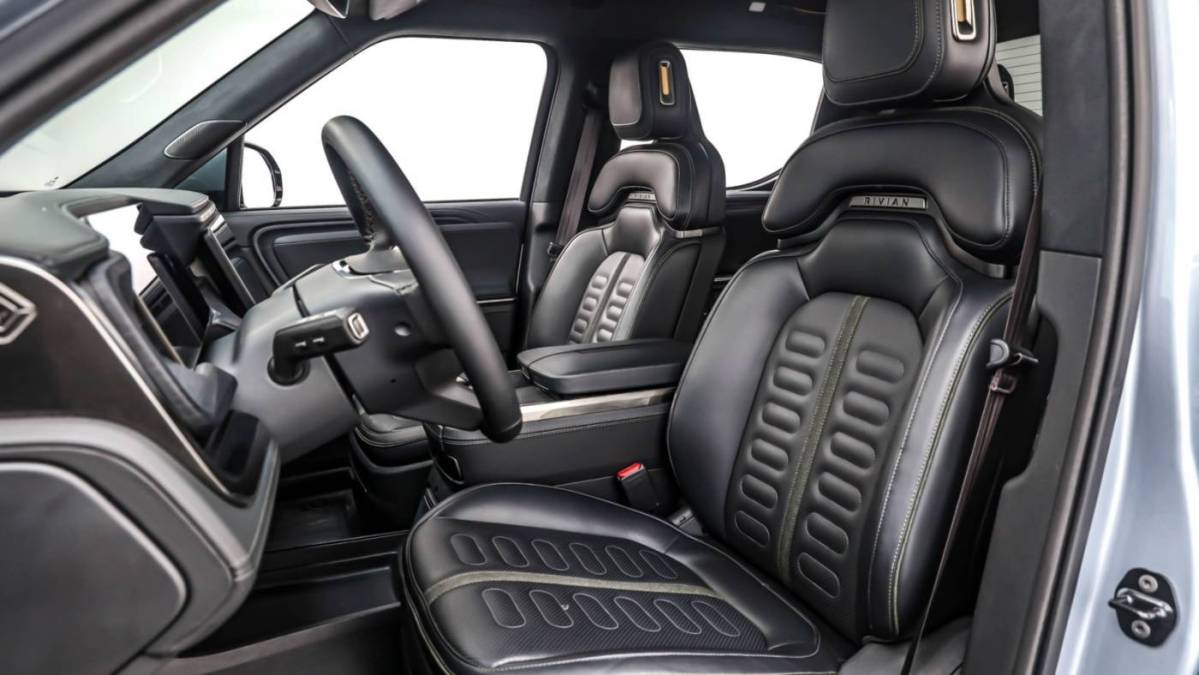 2024 Rivian R1T - Images - 17