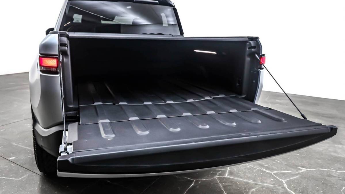 2024 Rivian R1T - Images - 22