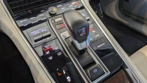 2018 Porsche Panamera - Images - 13