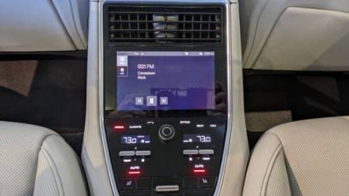 2018 Porsche Panamera - Images - 17