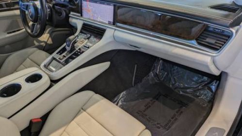 2018 Porsche Panamera - Images - 23