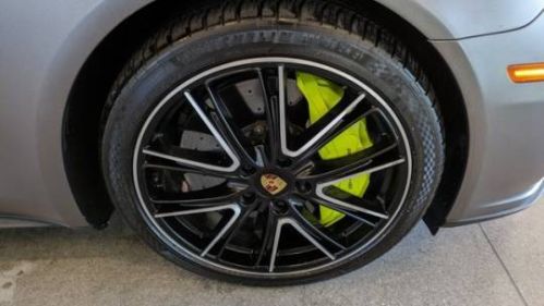 2018 Porsche Panamera - Images - 25