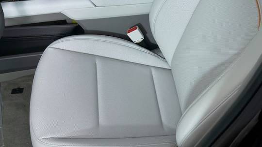 2025 Hyundai IONIQ 6 KMHM34AC9SA093781