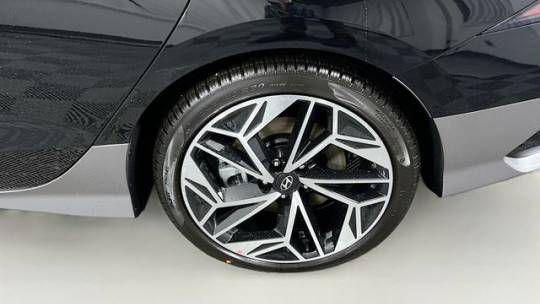2025 Hyundai IONIQ 6 KMHM34AC9SA093781