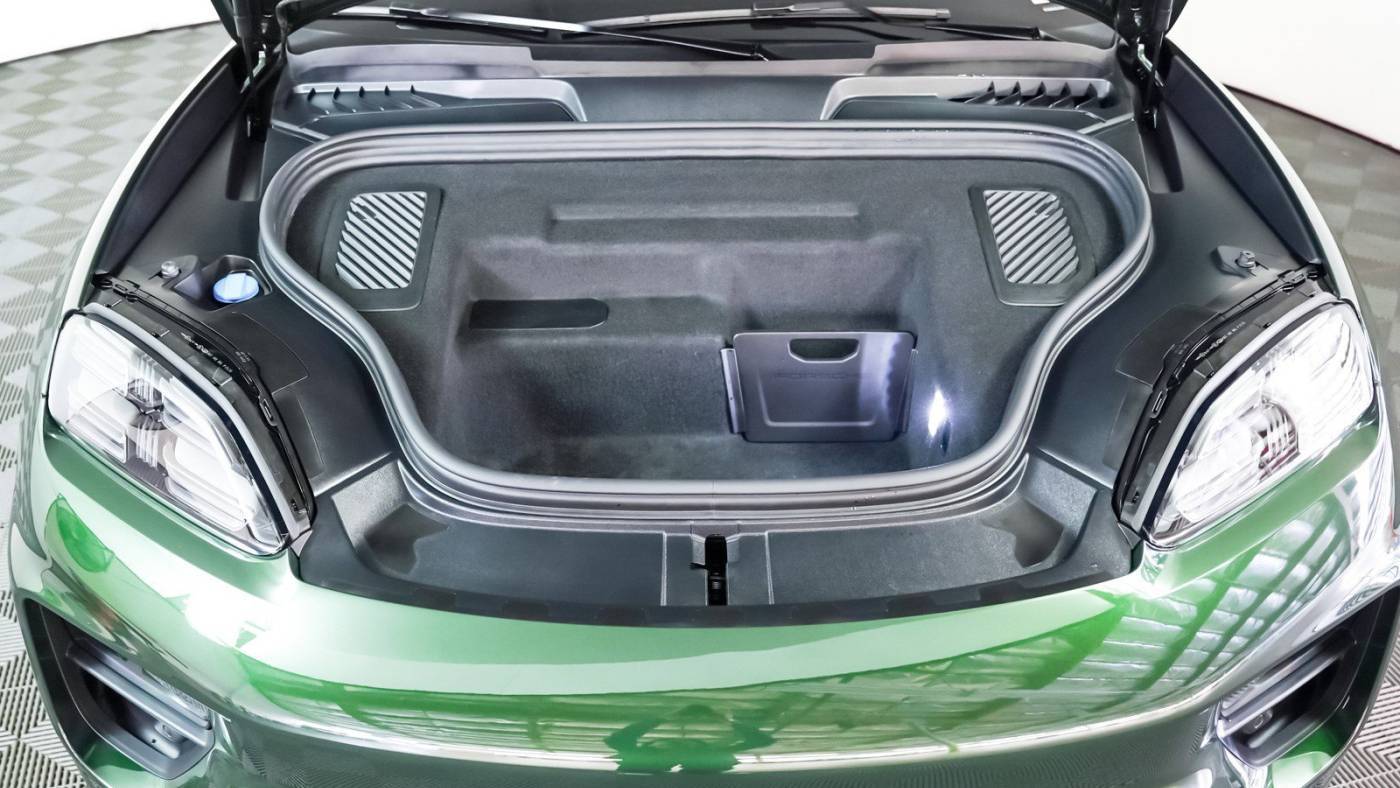2025 Porsche Macan Electric WP1AB2XAXSL151661