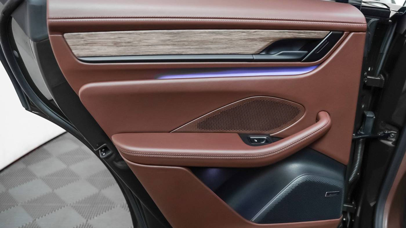 2025 Porsche Macan Electric WP1AB2XAXSL151661