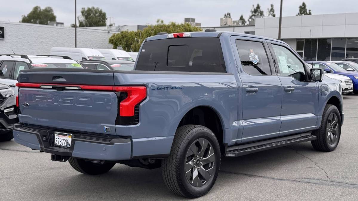 2023 Ford F-150 Lightning - Images - 8