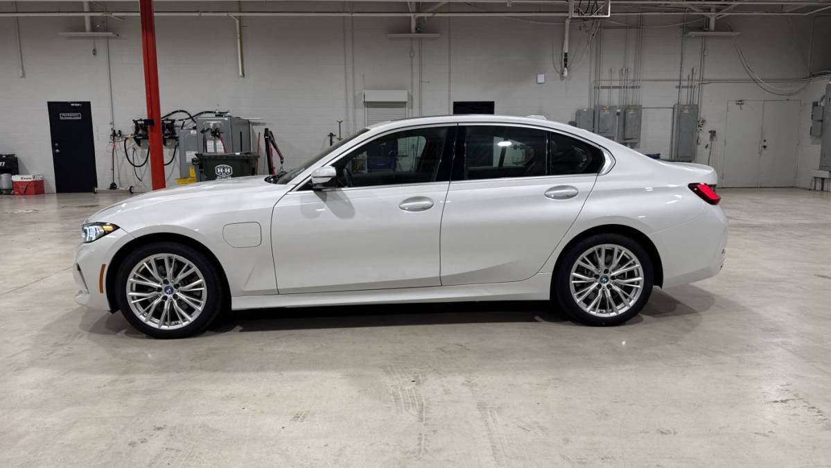 2024 BMW 3 Series - Images - 2