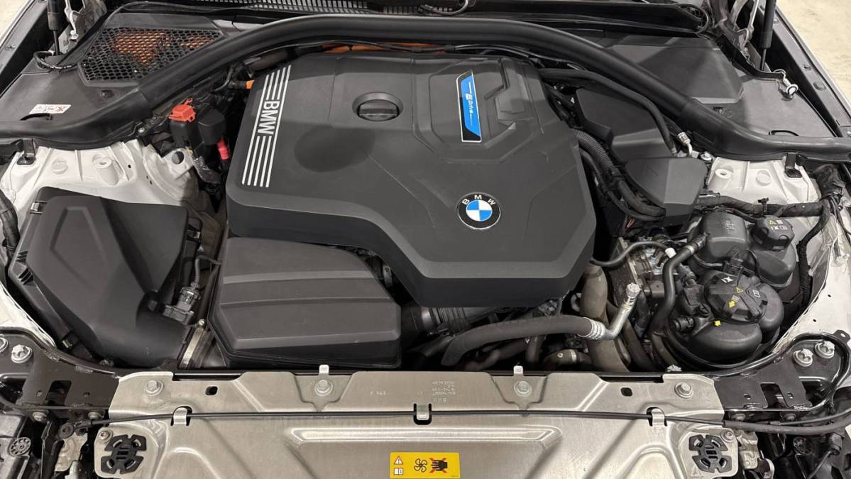 2024 BMW 3 Series - Images - 8